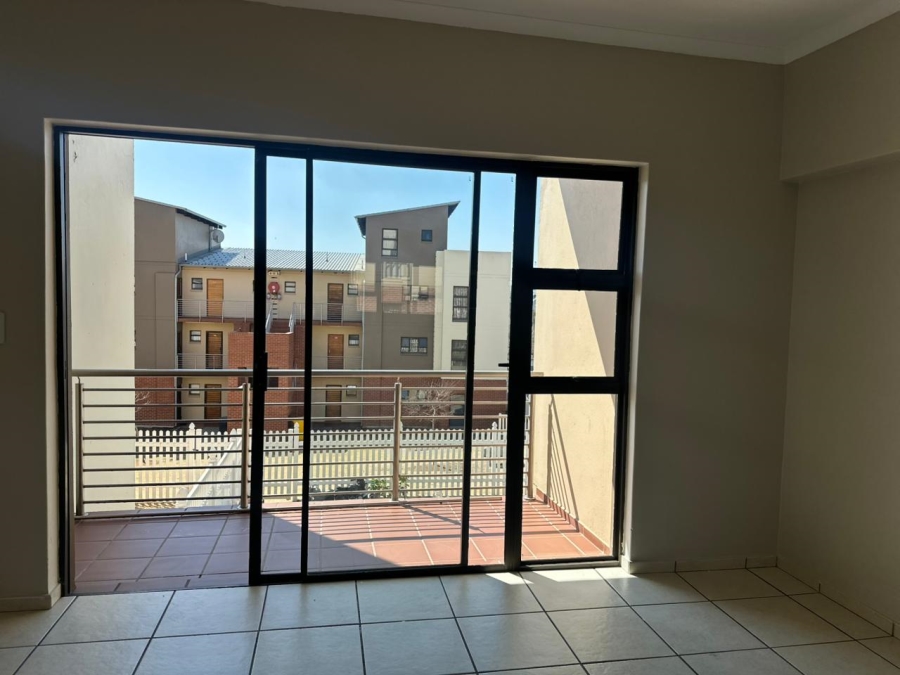 To Let 2 Bedroom Property for Rent in Barbeque Downs Gauteng