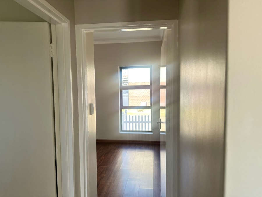 To Let 2 Bedroom Property for Rent in Barbeque Downs Gauteng