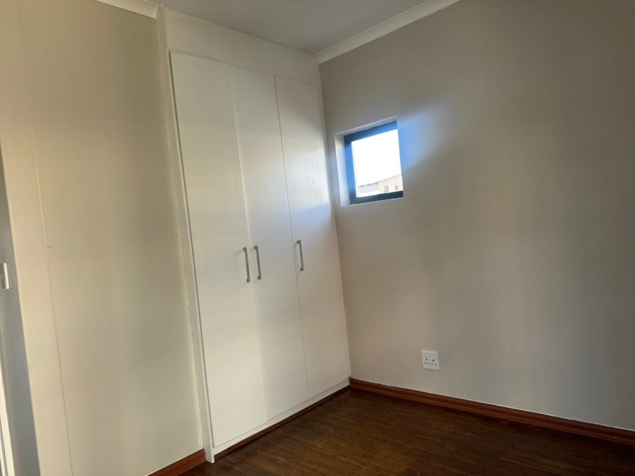 To Let 2 Bedroom Property for Rent in Barbeque Downs Gauteng