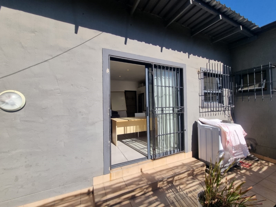 2 Bedroom Property for Sale in Edendale Gauteng
