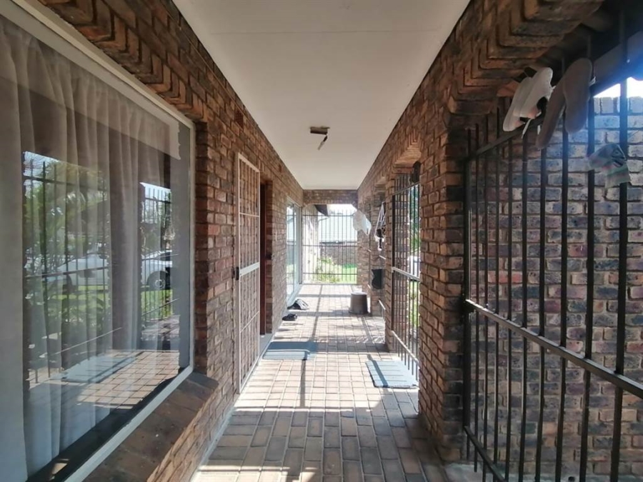 3 Bedroom Property for Sale in Birch Acres Gauteng