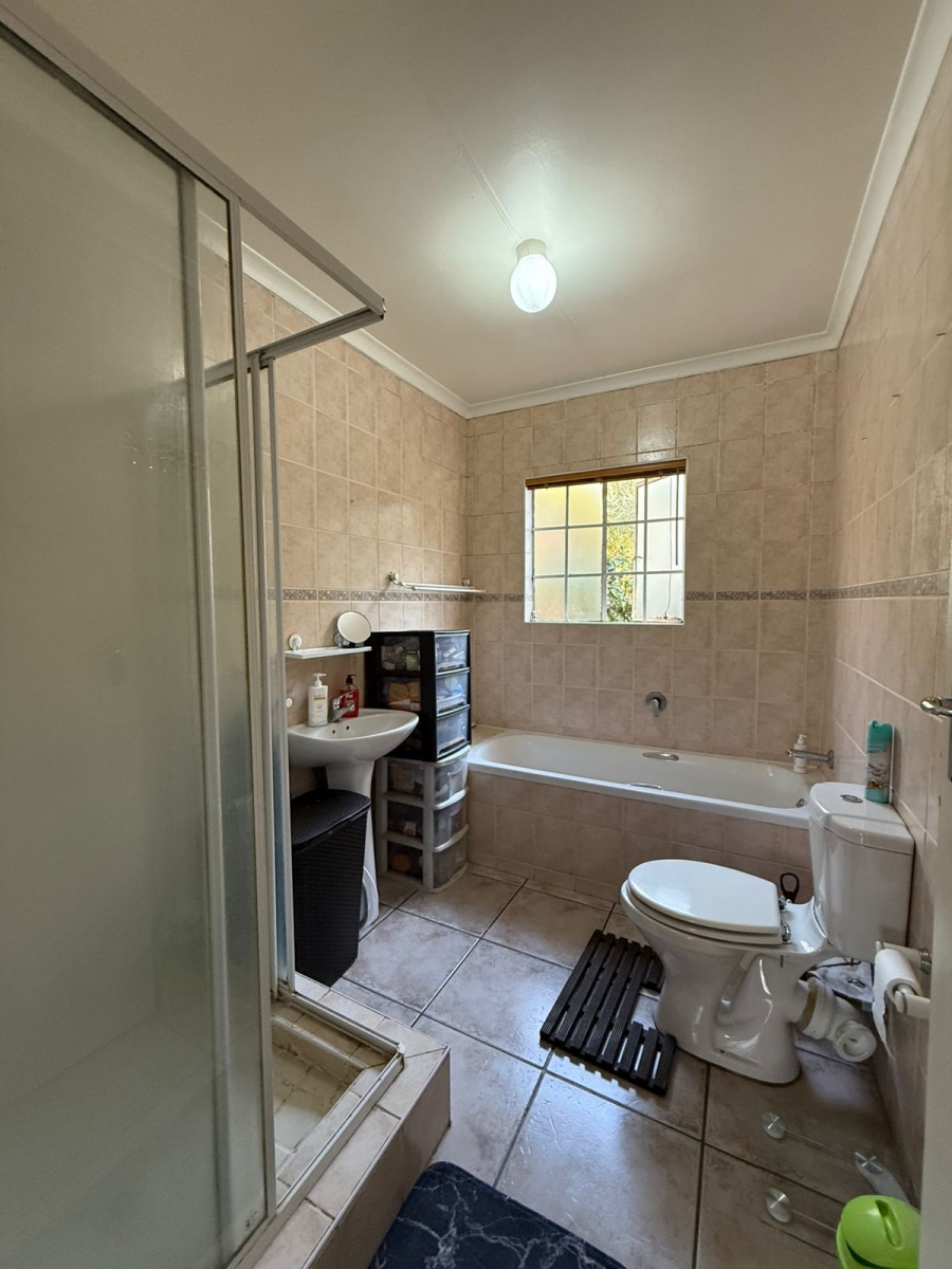 To Let 3 Bedroom Property for Rent in Craigavon Gauteng