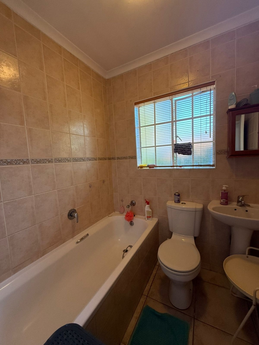 To Let 3 Bedroom Property for Rent in Craigavon Gauteng