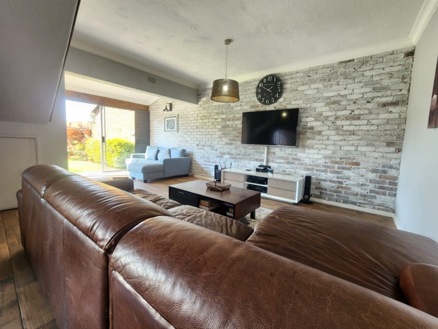 3 Bedroom Property for Sale in Brackenhurst Gauteng