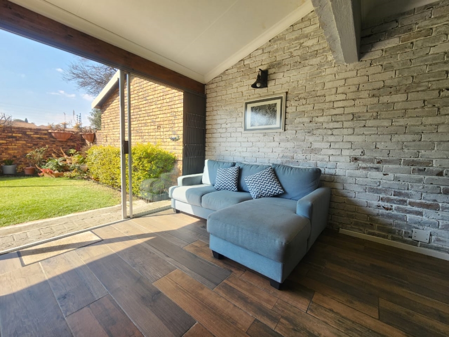 3 Bedroom Property for Sale in Brackenhurst Gauteng