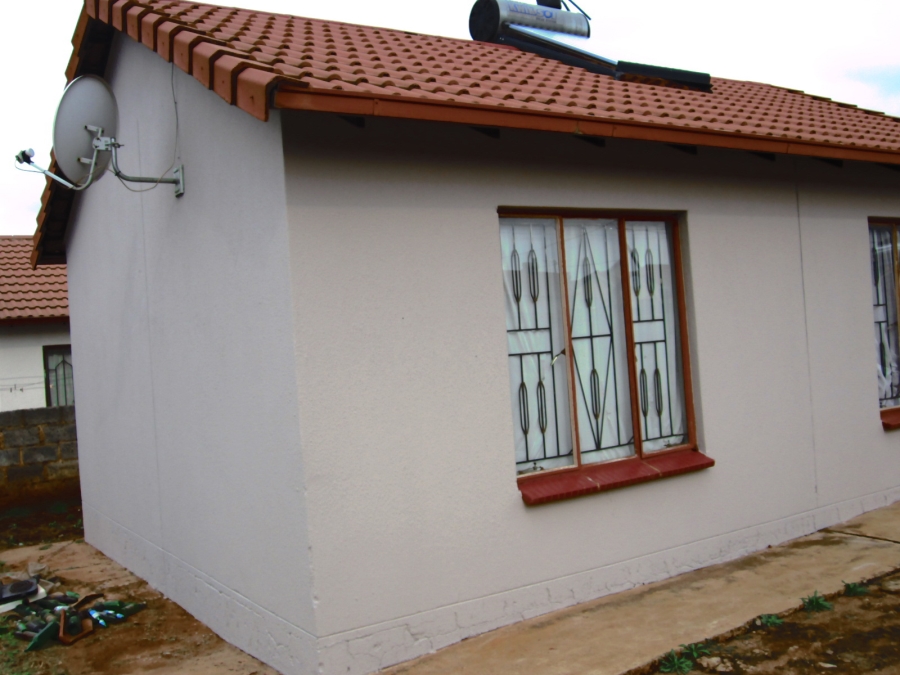 2 Bedroom Property for Sale in Clayville Gauteng