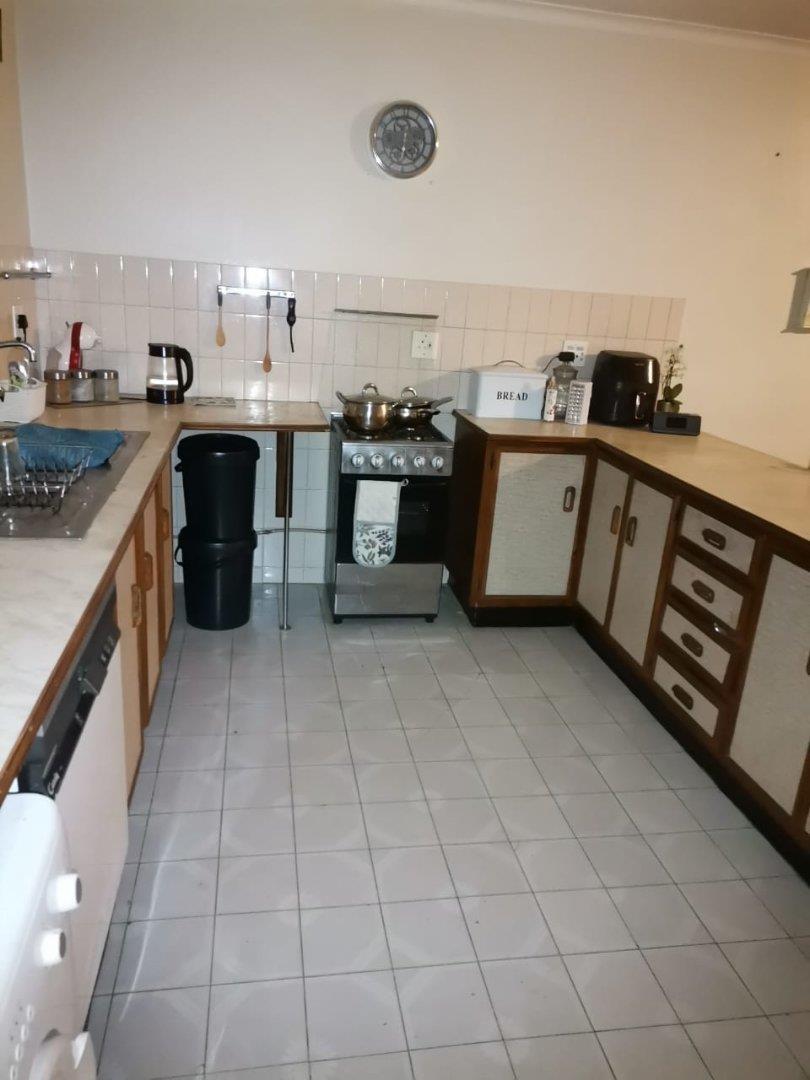 To Let 1 Bedroom Property for Rent in Kloofendal Gauteng