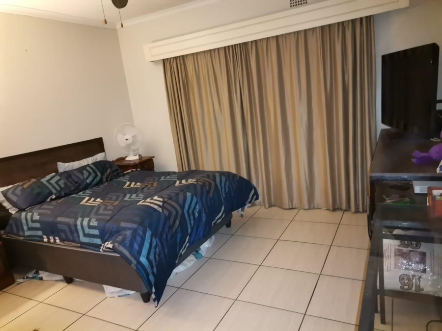 To Let 1 Bedroom Property for Rent in Kloofendal Gauteng