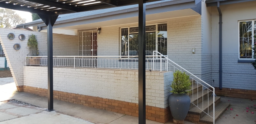 To Let 3 Bedroom Property for Rent in Waverley Gauteng