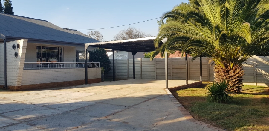 To Let 3 Bedroom Property for Rent in Waverley Gauteng