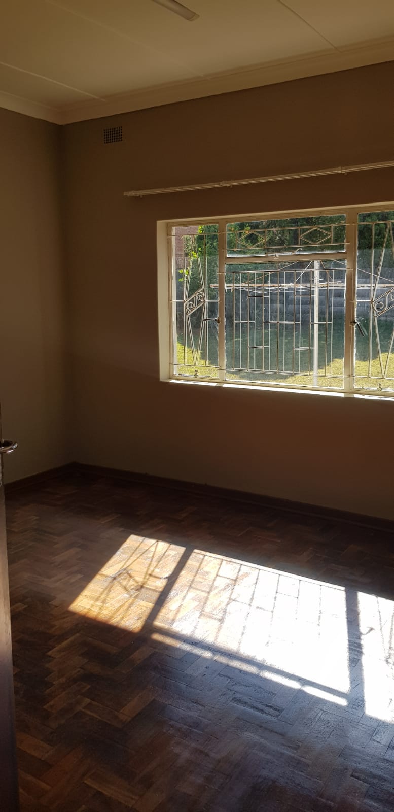 To Let 3 Bedroom Property for Rent in Waverley Gauteng