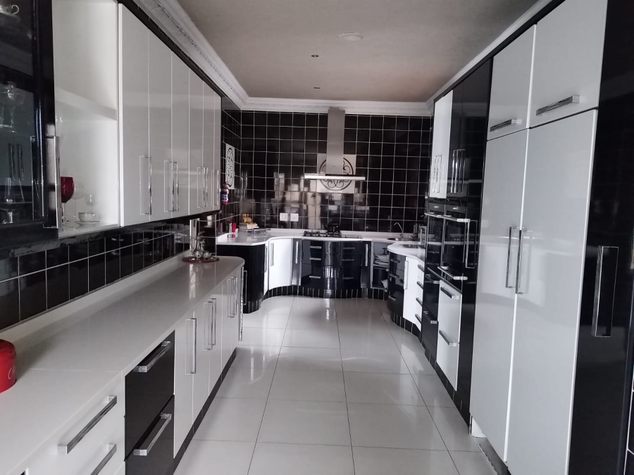 4 Bedroom Property for Sale in Serengeti Lifestyle Estate Gauteng