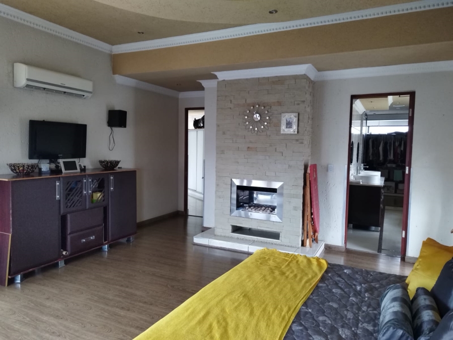 4 Bedroom Property for Sale in Serengeti Lifestyle Estate Gauteng