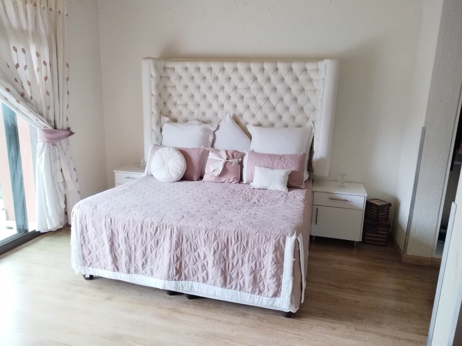 4 Bedroom Property for Sale in Serengeti Lifestyle Estate Gauteng