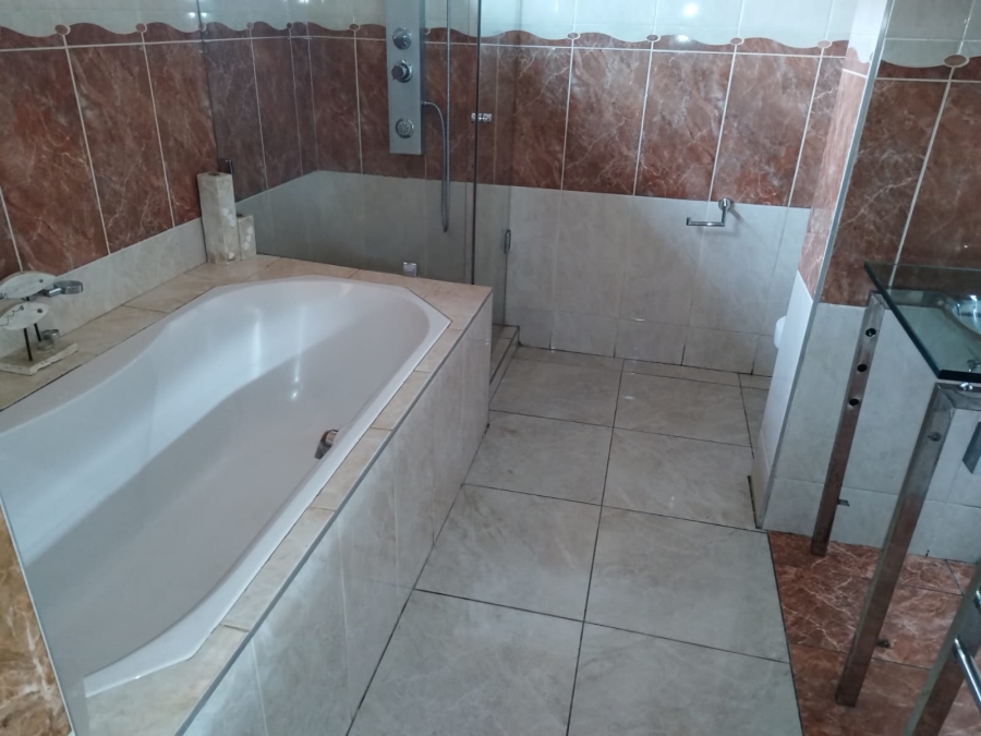 4 Bedroom Property for Sale in Serengeti Lifestyle Estate Gauteng