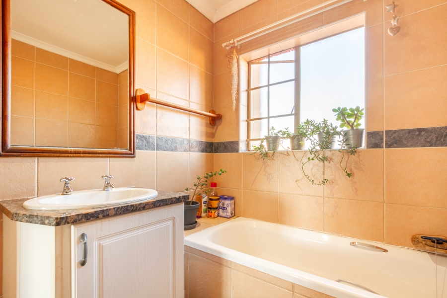 2 Bedroom Property for Sale in Equestria Gauteng