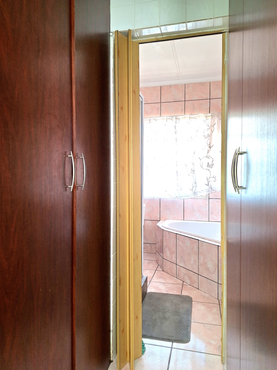 3 Bedroom Property for Sale in Sophiatown Gauteng