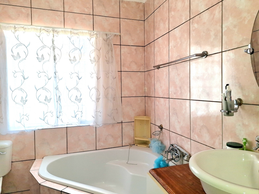 3 Bedroom Property for Sale in Sophiatown Gauteng