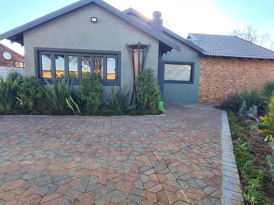 3 Bedroom Property for Sale in Risiville Gauteng