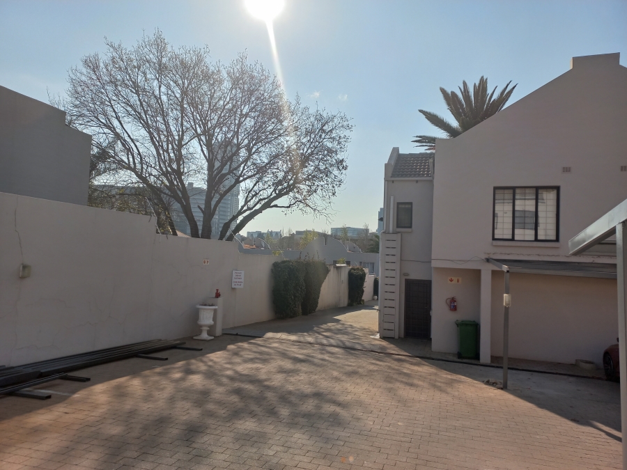 1 Bedroom Property for Sale in Sandown Gauteng