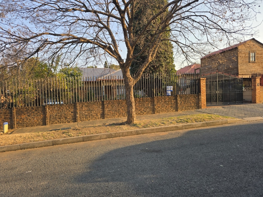 4 Bedroom Property for Sale in Roseacre Gauteng