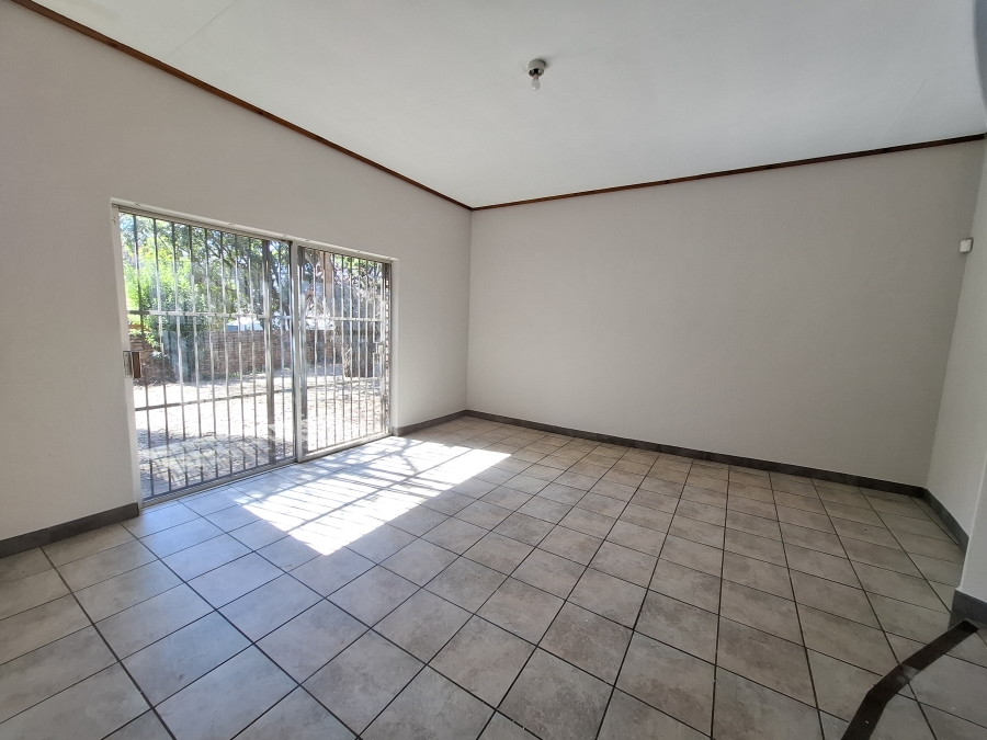 To Let 3 Bedroom Property for Rent in Faerie Glen Gauteng