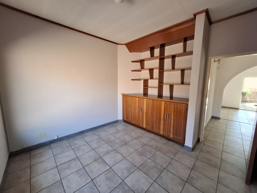 To Let 3 Bedroom Property for Rent in Faerie Glen Gauteng