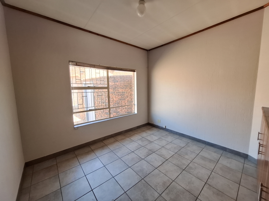 To Let 3 Bedroom Property for Rent in Faerie Glen Gauteng