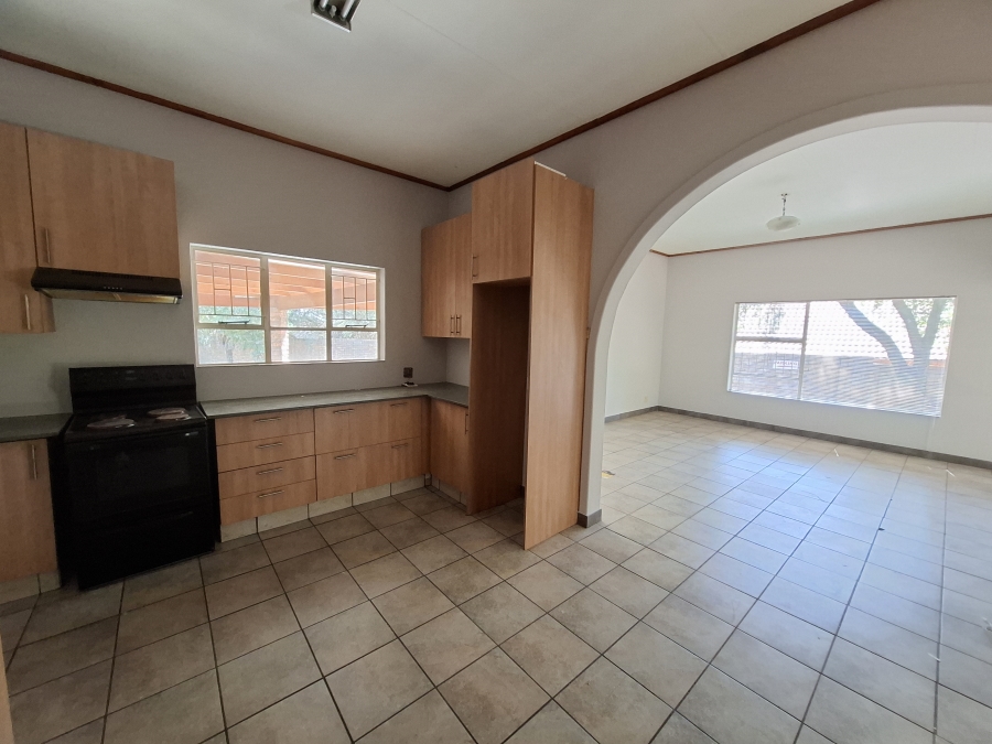 To Let 3 Bedroom Property for Rent in Faerie Glen Gauteng