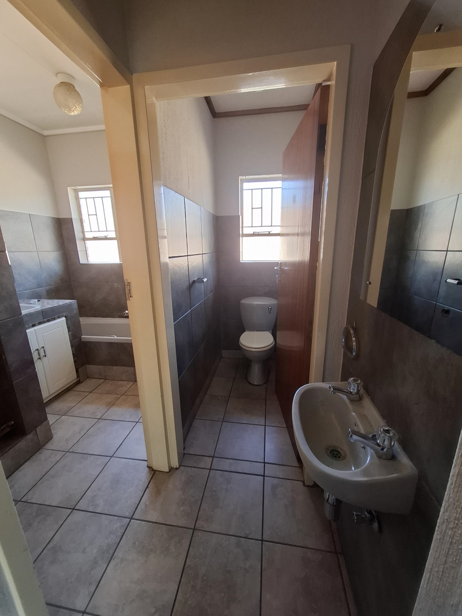 To Let 3 Bedroom Property for Rent in Faerie Glen Gauteng