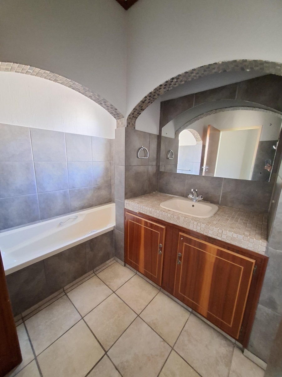 To Let 3 Bedroom Property for Rent in Faerie Glen Gauteng