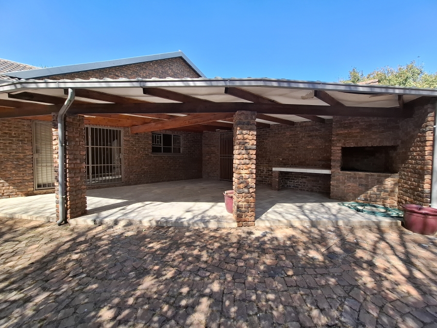 To Let 3 Bedroom Property for Rent in Faerie Glen Gauteng