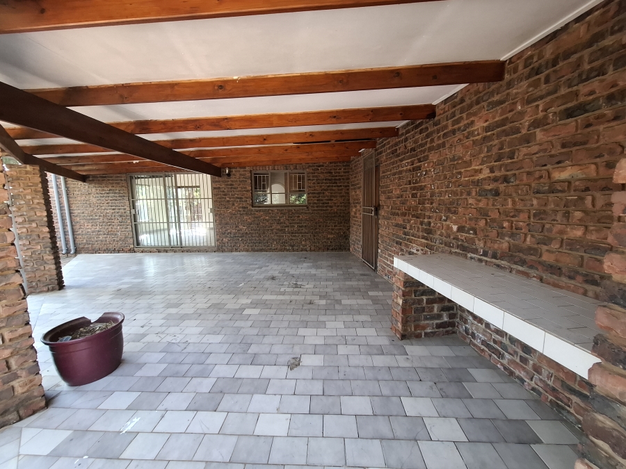 To Let 3 Bedroom Property for Rent in Faerie Glen Gauteng