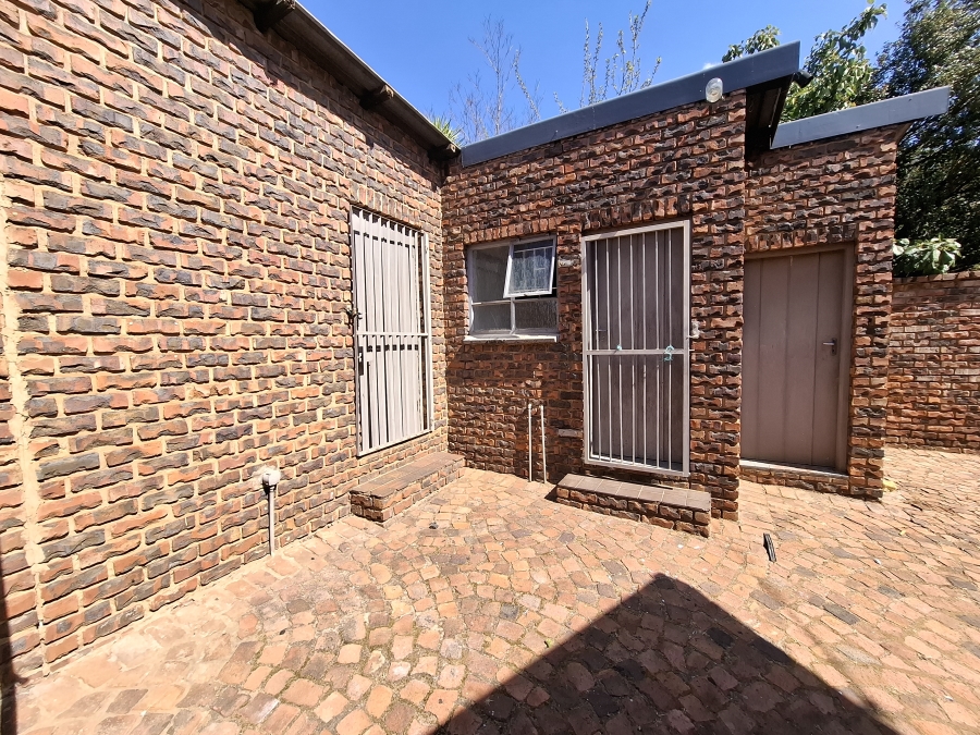 To Let 3 Bedroom Property for Rent in Faerie Glen Gauteng