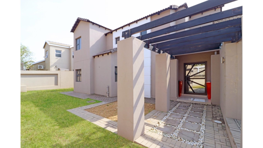 3 Bedroom Property for Sale in Thatchfield Hills Gauteng