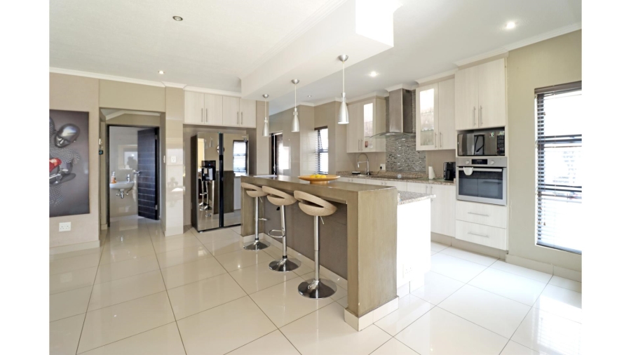 3 Bedroom Property for Sale in Thatchfield Hills Gauteng
