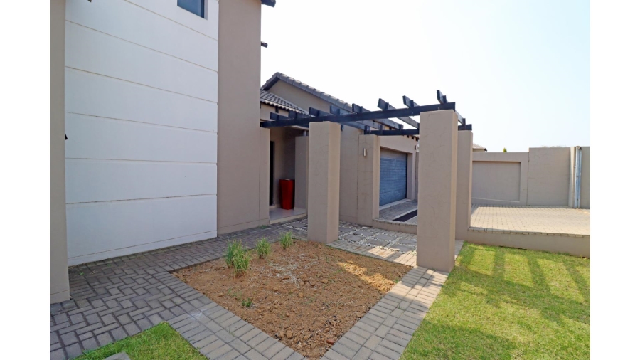 3 Bedroom Property for Sale in Thatchfield Hills Gauteng