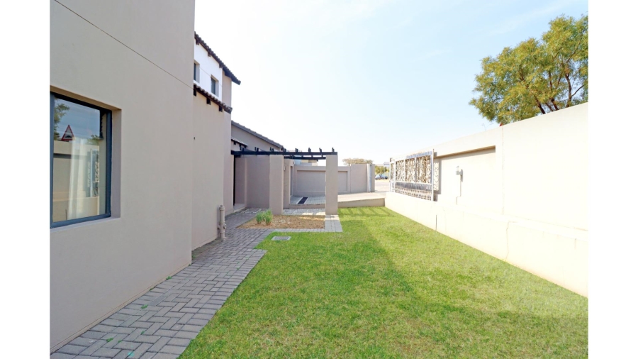 3 Bedroom Property for Sale in Thatchfield Hills Gauteng