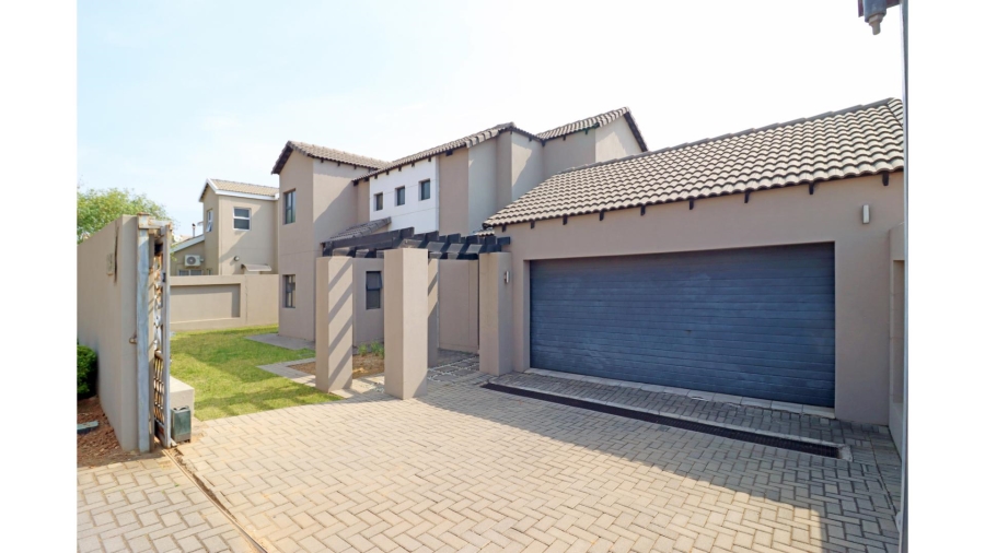 3 Bedroom Property for Sale in Thatchfield Hills Gauteng