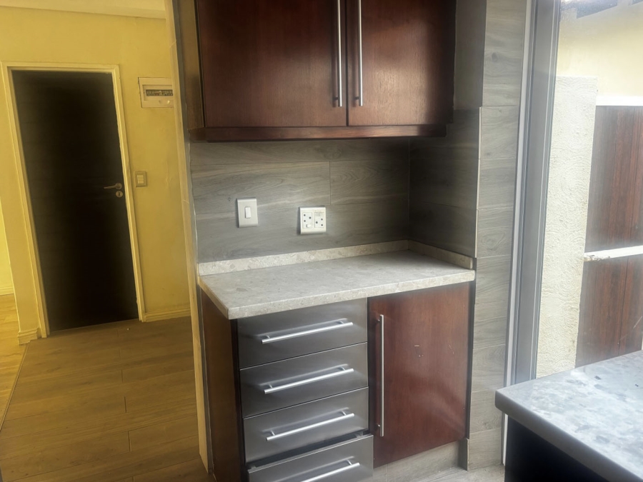 3 Bedroom Property for Sale in Strathavon Gauteng