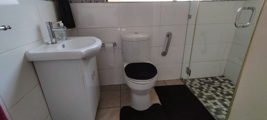 4 Bedroom Property for Sale in Greenhills Gauteng