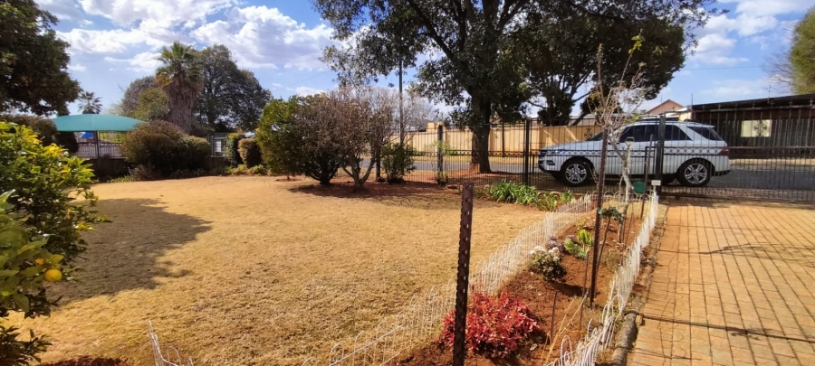 4 Bedroom Property for Sale in Greenhills Gauteng
