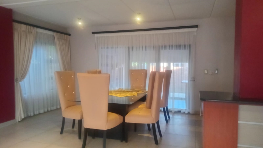 To Let 3 Bedroom Property for Rent in Glen Marais Gauteng