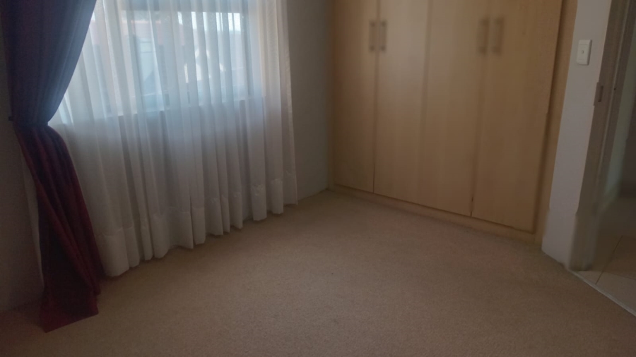To Let 3 Bedroom Property for Rent in Glen Marais Gauteng