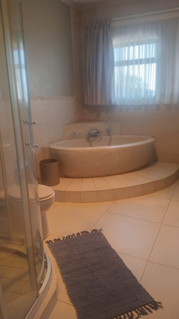 To Let 3 Bedroom Property for Rent in Glen Marais Gauteng
