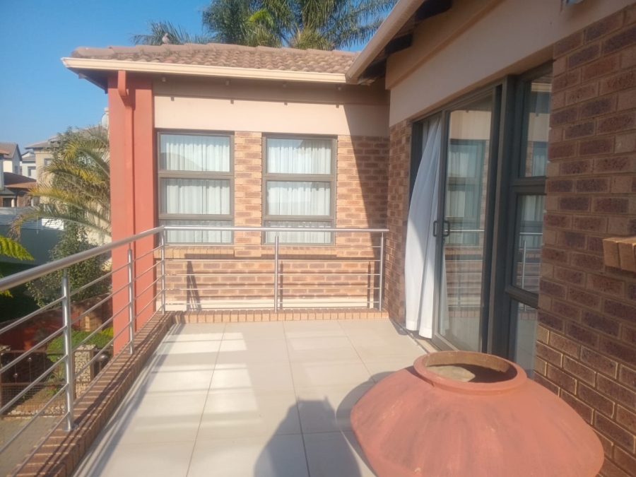 To Let 3 Bedroom Property for Rent in Glen Marais Gauteng