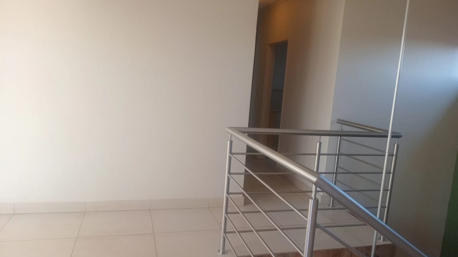 To Let 3 Bedroom Property for Rent in Glen Marais Gauteng