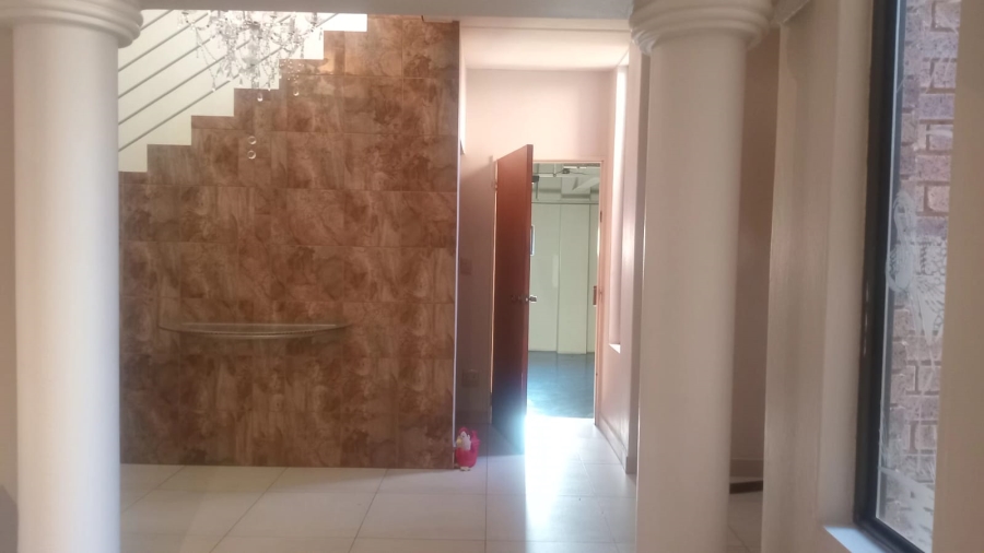 To Let 3 Bedroom Property for Rent in Glen Marais Gauteng