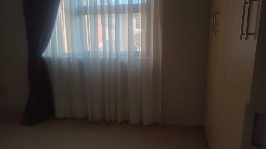 To Let 3 Bedroom Property for Rent in Glen Marais Gauteng