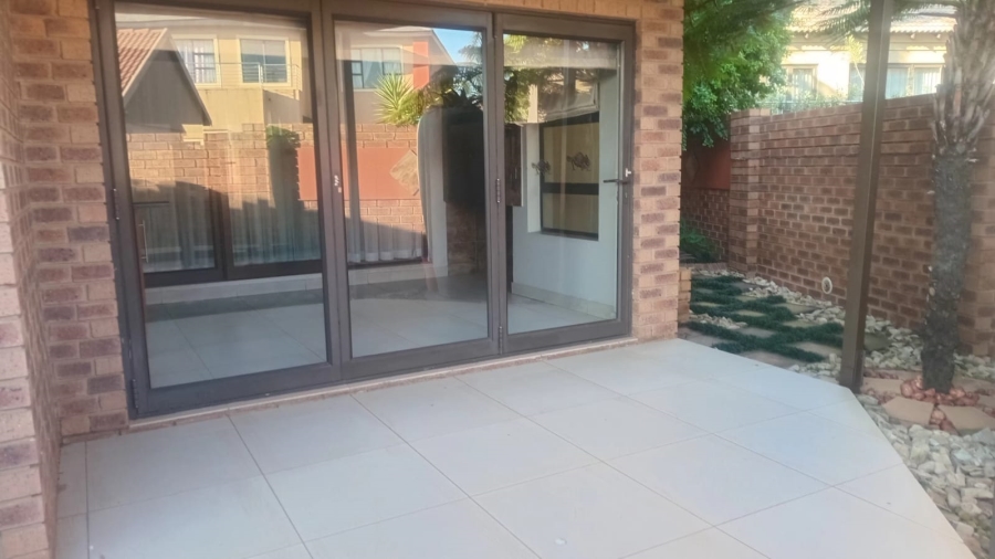 To Let 3 Bedroom Property for Rent in Glen Marais Gauteng